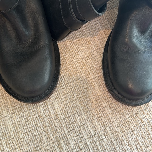 UGG Moto boot in black size 7.5 - Picture 7 of 10